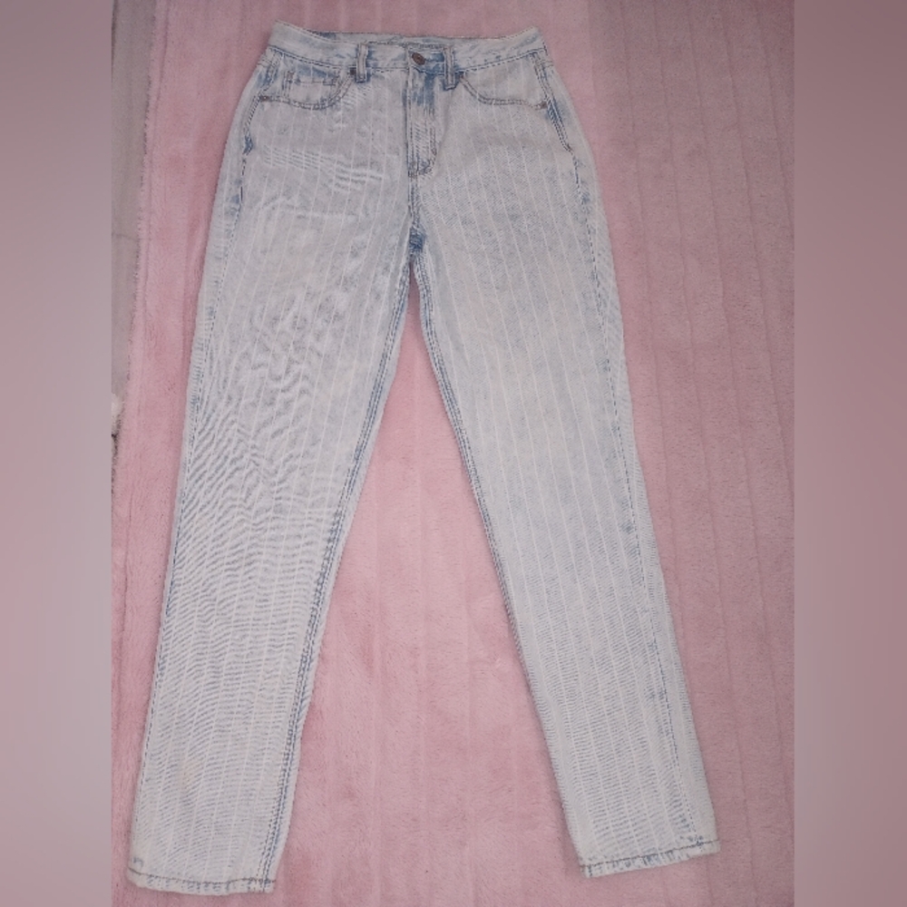 American eagle striped pants size 2 regular.